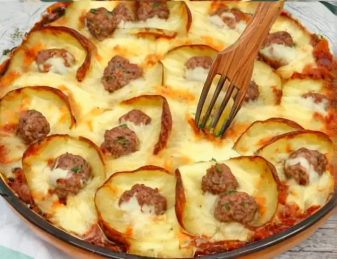 Layered Potatoes and Meatballs